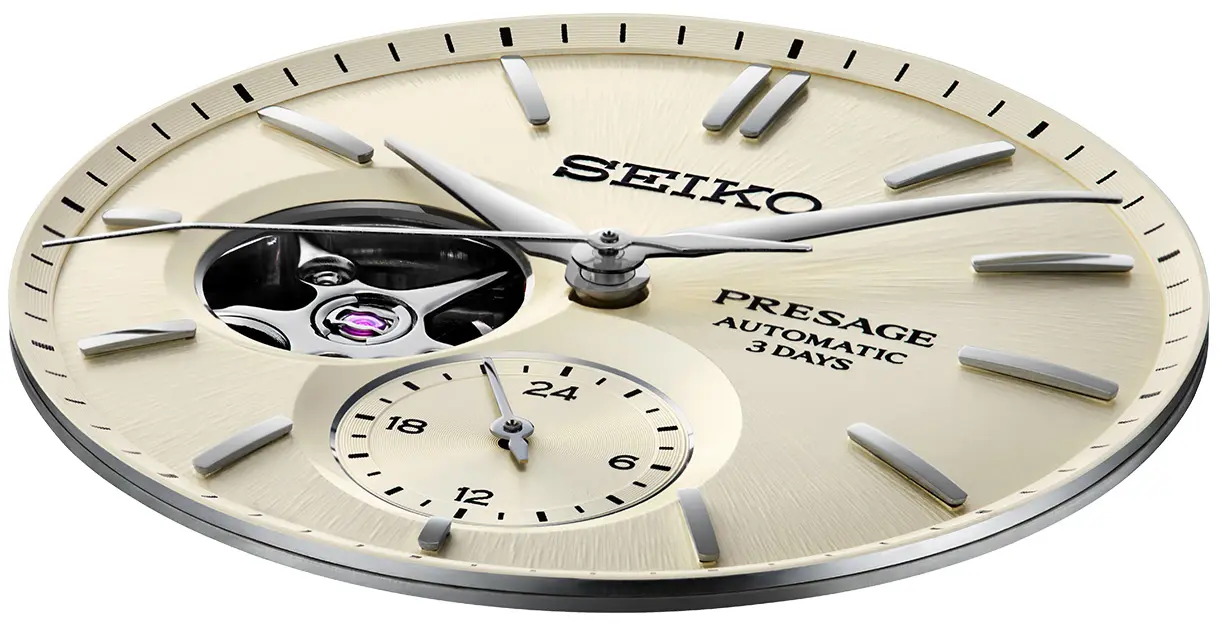Photo of A dial expressing the texture of raw silk yarn through a radial pattern